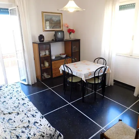 Vicinissimo Al Mare Apartment